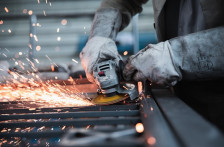 Пад на вработеноста во индустријата: Намалување од 3,4% во февруари