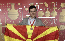 Штипски гимназијалец освои бронза на Менделеевата олимпијада по хемија