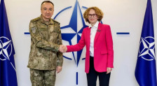 Шекеринска се сретна со Улуташ во Брисел: НАТО е посветен на стабилноста на Западен Балкан