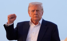 Трамп повторно предупредува: Иран ќе исчезне од лицето на земјата ако нападне американски бродови