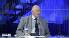 „Што ни смета да влеземе во Европа и да немаме граници со Албанија, ќе добиеме море“, вели Азески