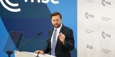 Венс од Белата куќа: Иран не може да има нуклеарно оружје, договорот е блиску