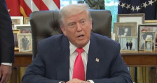 Трамп повторно го напаѓа Папата: Загрозува многу католици, мисли дека е сосема во ред Иран да има нуклеарно оружје