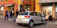 Маж со автомобил влета во пешаци во Италија, повредени осум лица